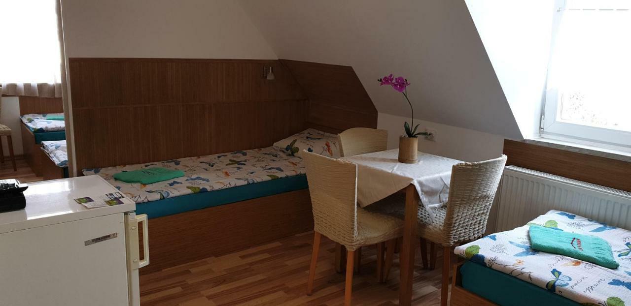 Pension Haus Baron 1 Neckarau MHG Exterior foto